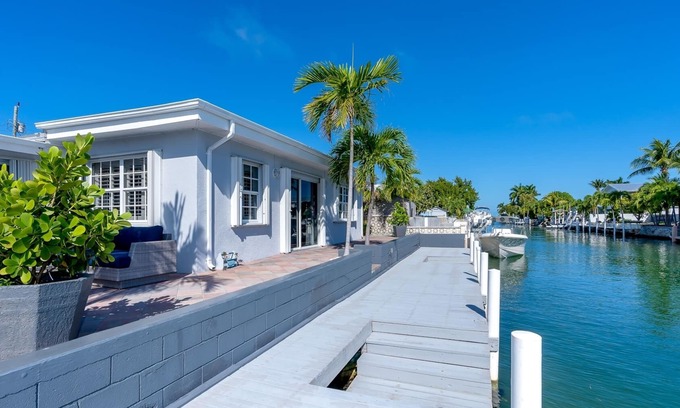 Marathon House | Serenity Bay ~ Newly Remodeled ~ A boater`s paradise!