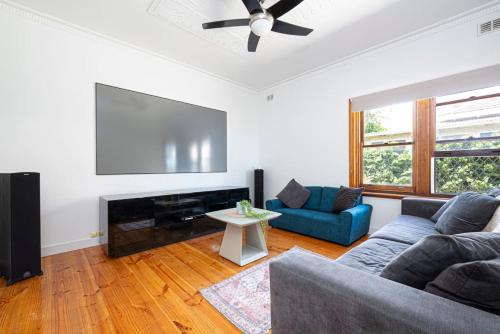 Largs North House | Serenity by the Sea - 4BR Home with beach views