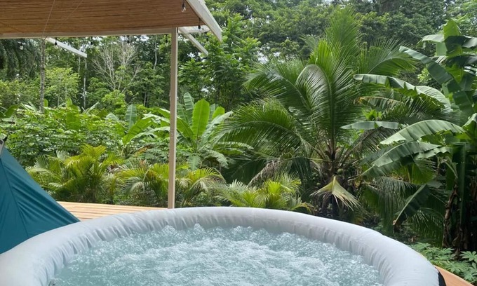 Cocles RV Rental | "serenity Glamping: Selva, Jacuzzi, Romance y las Mejores Playas del Caribe Sur"