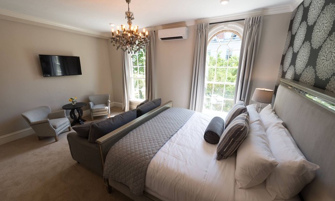 Historic Hill Bed & Breakfast | Serenity Inn Newport