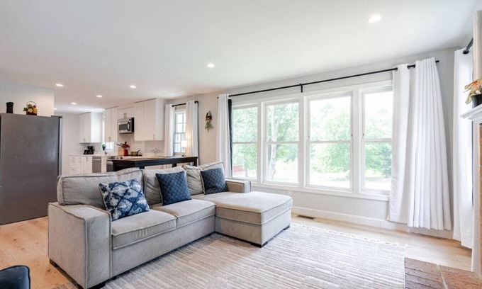 Fairland Apartment | Serenity: Lush 2BR Gem, on 1 acre Silver Spring