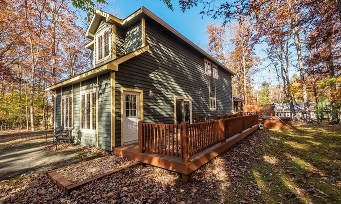 Swanton House | Serenity Now | Lake Access, Cozy Year Round!