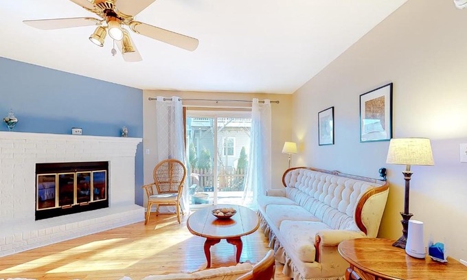 Caine Woods House | Serenity on Sailing Rd