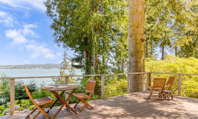 Greenbank House | Serenity Pines - Waterfront | Fireplace