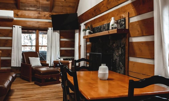Purlear House | Serenity Ridge Cabin at 36 North - Hot Tub