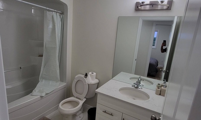Lakeshore House | Serenity Sands Retreat