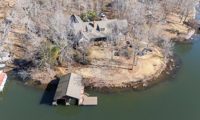 Northport House | Serenity Shores Lakehouse – Stunning 5-Bedroom Retreat with Breathtaking Views