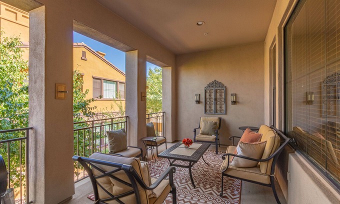 Fulton Ranch House | Serenity Town House! Heated Pool, Gym! 2 King Beds! 1 Dog Friendly!
