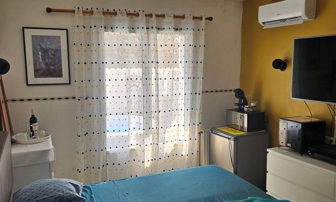 Lezignan-Corbieres Bed & Breakfast | Serge Le Belge room 3 VIP - terrace - jacuzzi