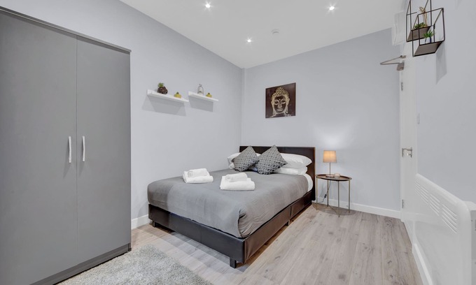 Hillingdon Apartment | Serviced Ensuite Room In West Drayton London UB7