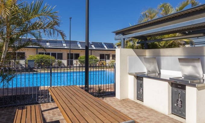 Beresford Apartment | Serviced & Furnished Extended stay luxury accommodation