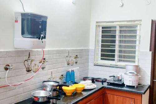 Hyderabad Apartment | Servostay 2 Bhk Fully Furnished in Hafeezpet #302
