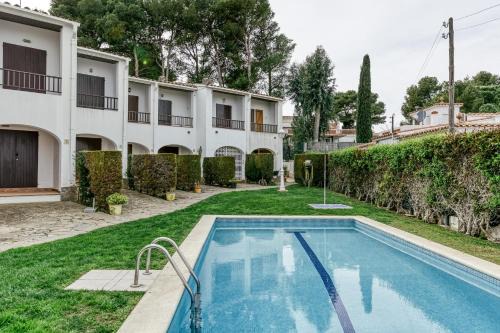 L'Escala House | Set Cases