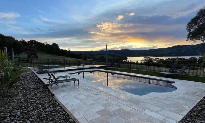Bonnie Doon House | Set on the waters edge at Bonnie Doon. Stunning views and room for 25 guests