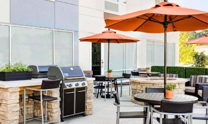 Beaverton House | Settle in for a relaxing extended stay in Beaverton
