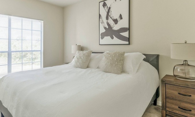 Southbelt/Ellington Apartment | SettlersRanch 1BD 8 - One Bedroom Apartment, Sleeps 2
