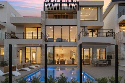 St. George House | Seven-Bedroom House