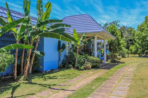Runaway Bay House | Seven Palms Villa