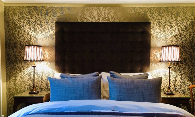 Eastbourne House | Seven Sisters @ THE NICHE