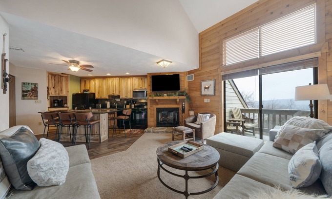 Seven Springs Condo | Seven Springs, Sleeps 8/3BR, Ski In/Out, POOL