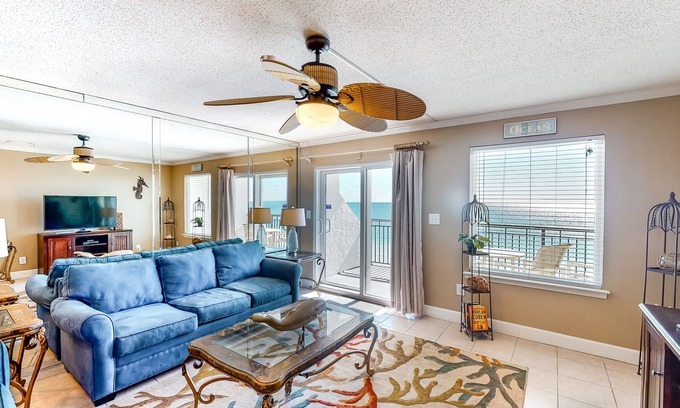 Fort Walton Beach Condo | Seventh-floor oceanfront condo with pool access, ocean view, & central AC