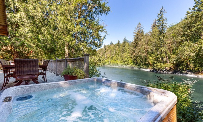 Gold Bar House | Seventh Heaven - Stunning views, beach and swimming w/hot tub at Stevens Pass
