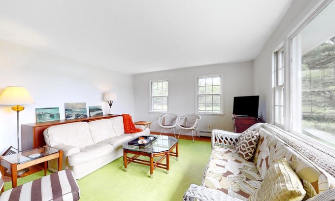Ellsworth House | Seventies by the Sea