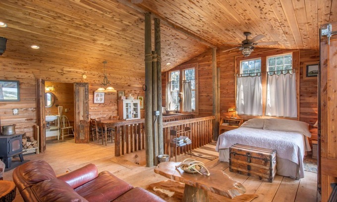 Jasper Bed & Breakfast | Seventy-four Ranch