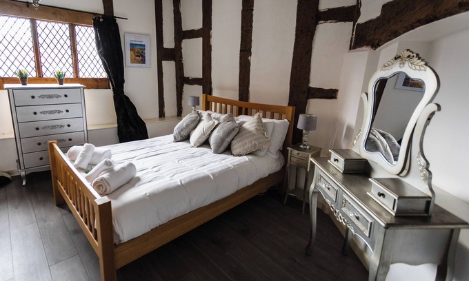 Shrewsbury House | Severn Sleeps
