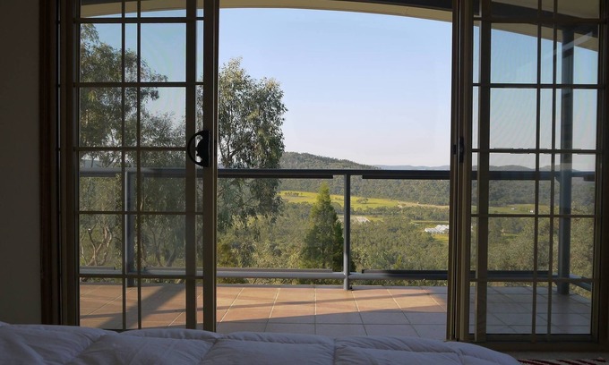 Somme House | Severnview Accommodation - 4 bed Luxury Accommodation on 100 acres in Ballandean