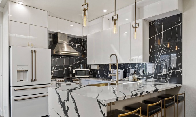 Inner Richmond House | SF Central location Upscale Living at its finest 3BR/2BA with High-End Finishes