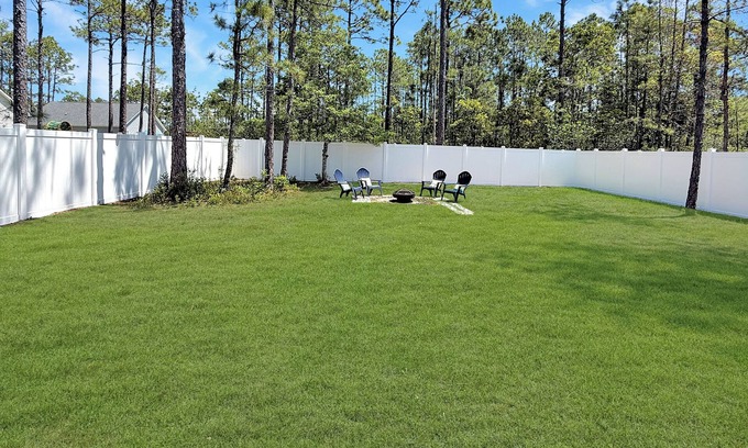 Boiling Spring Lakes House | Shadow Lakes Retreat ~Golfing, Beaches, 10 Min to OKI, Southport Ferry