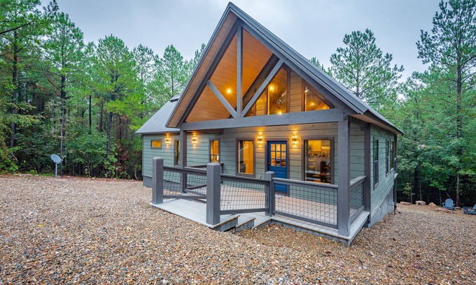 Broken Bow Cabin | Shady Shack: 1 BR, 1 Bath, Sleeps 4