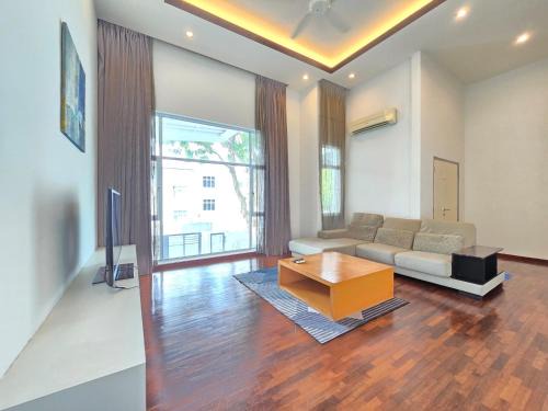 Tanjung Bungah House | Shamrock Beach Villas - Batu Ferringhi