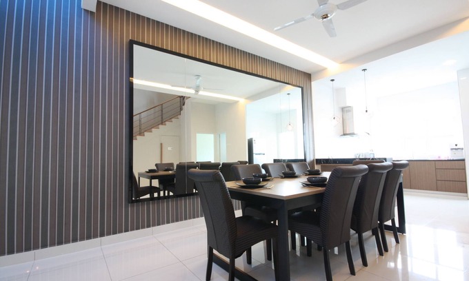 Tanjung Bungah House | Shamrock Beach Villas 9