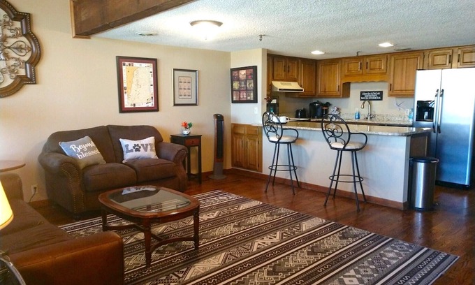 Afton Condo | Shangri La Country Estates Condo Monkey Island Grand Lake