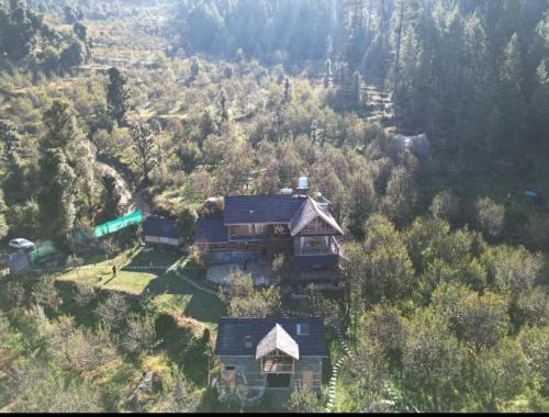 Mohal Ski Chalet | Shantchit yoga and wellness