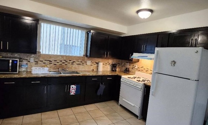 Los Angeles House | Shared Living - New Home - Safe & Clean