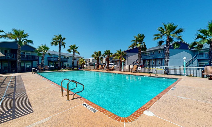 Port Aransas Condo | Shared Pool, Walk Path to Beach, Golf Cart Access