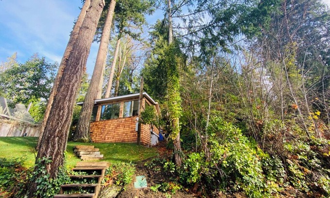 Shawnigan Lake Cabin | Shawnigan Lake Cabin w/ Sauna