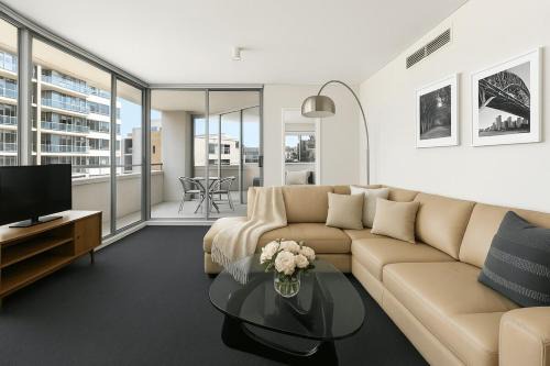 Darling Harbour Apartment | SHE35 - CBD Darling Harbour Views with Pool & Gym Access