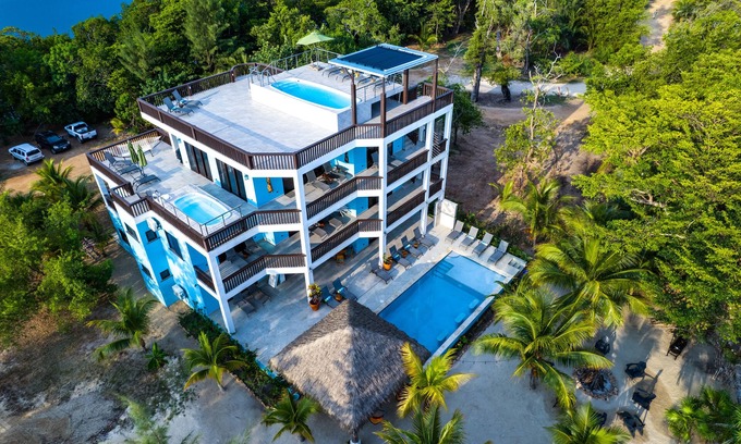 Sittee River Village Villa | Shedrock Shangrila, Beachfront Pelican Penthouse Suite