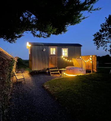 Mount Nugent House | Sheelin Huts Blue, Hot-tub available From 1st April until 1st November