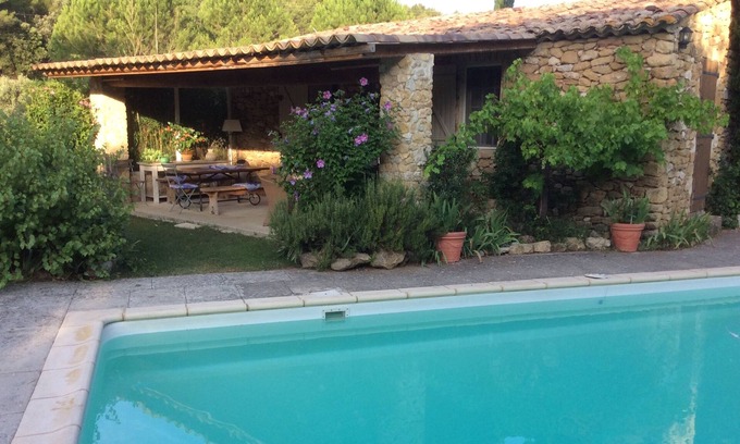 Lauris House | SHEEP IN THE REGIONAL PARK LUBERON