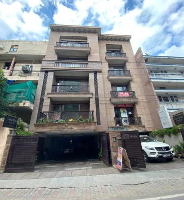 South Extension Bed & Breakfast | Sheesh Mahal Bed & Breakfast