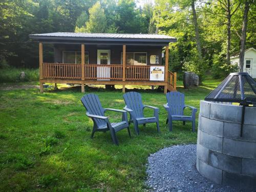 Frampton Ski Chalet | Sheira Shack - Chalet Miller Zoo
