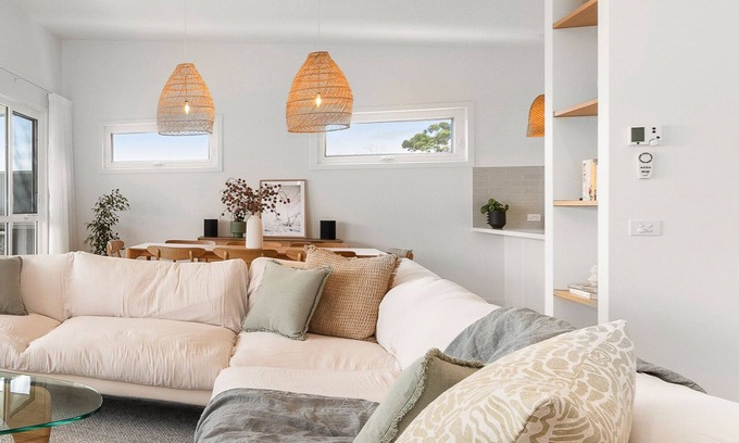 McCrae House | Shelby Beachhouse with Scandi Hot Tub & McCrae Views