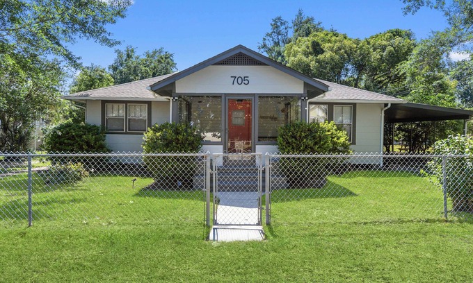 Biloxi House | Shelby Chateau - close to beach & only one block from downtown Ocean Springs!