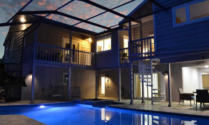 Bay Isle House | Shell Beach - The Treehouse 210