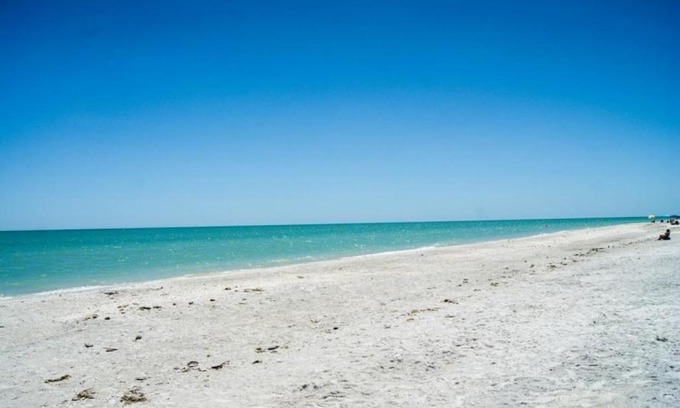 Sanibel House | Shell Island Beach Club #6A